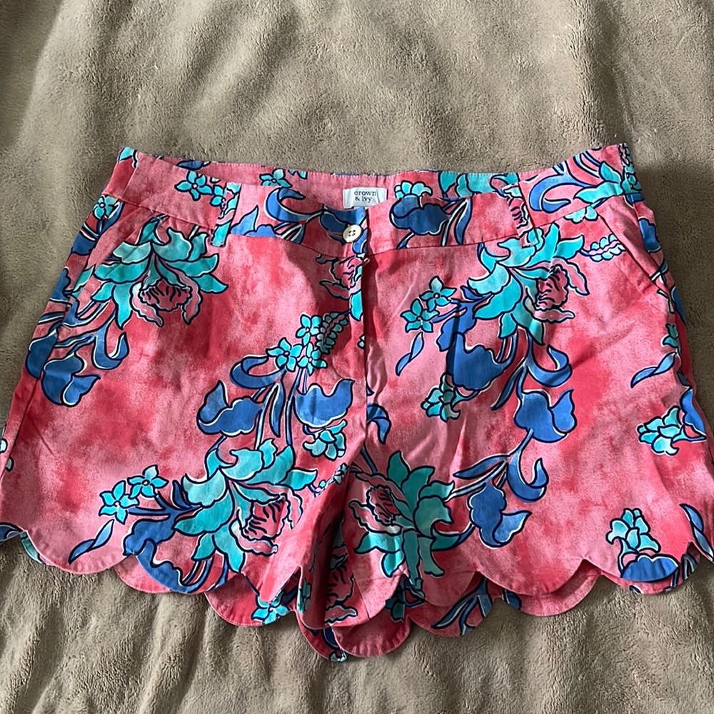Crown and Ivy scalloped shorts size 16